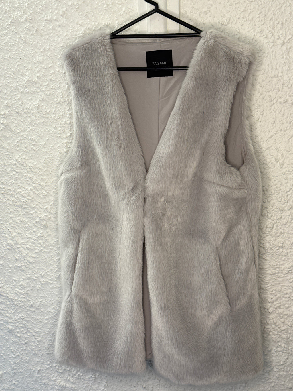 Pagani Grey Faux Fur Vest Sz M 😀5/5