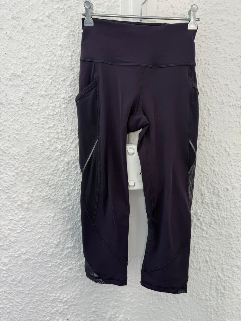 Lululemon eggplant 3/4 mesh-insert tights Sz 6😀4/12
