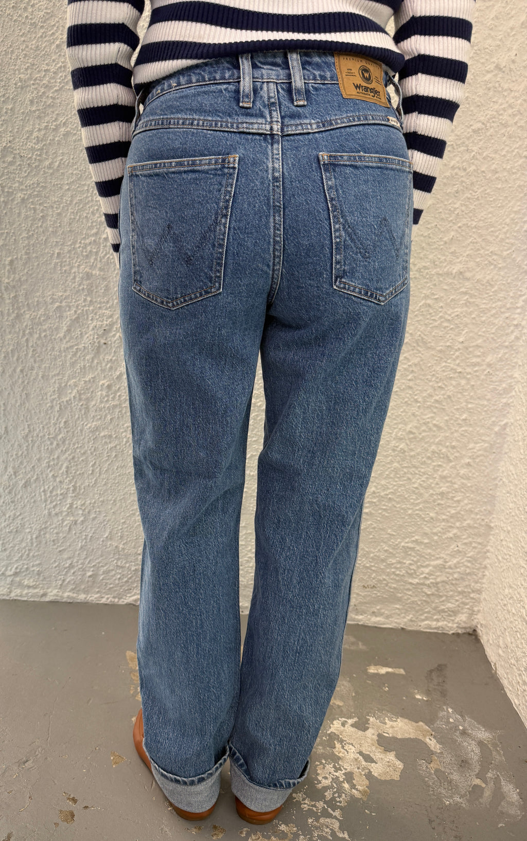 Wrangler Med Blue Tori Jeans Straight Leg Little Stretch Soft Denim Jeans Sz 8😀10/7