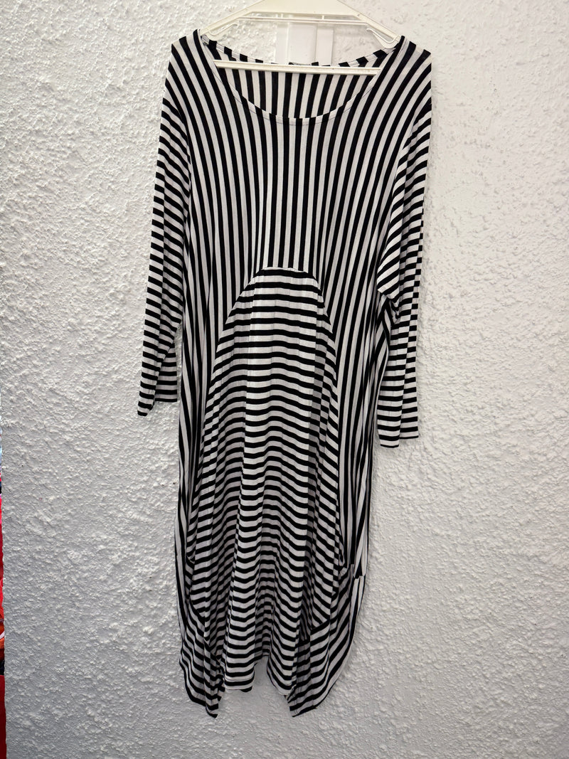 Cashews Black/White Striped Dress Sz 24😀11/8