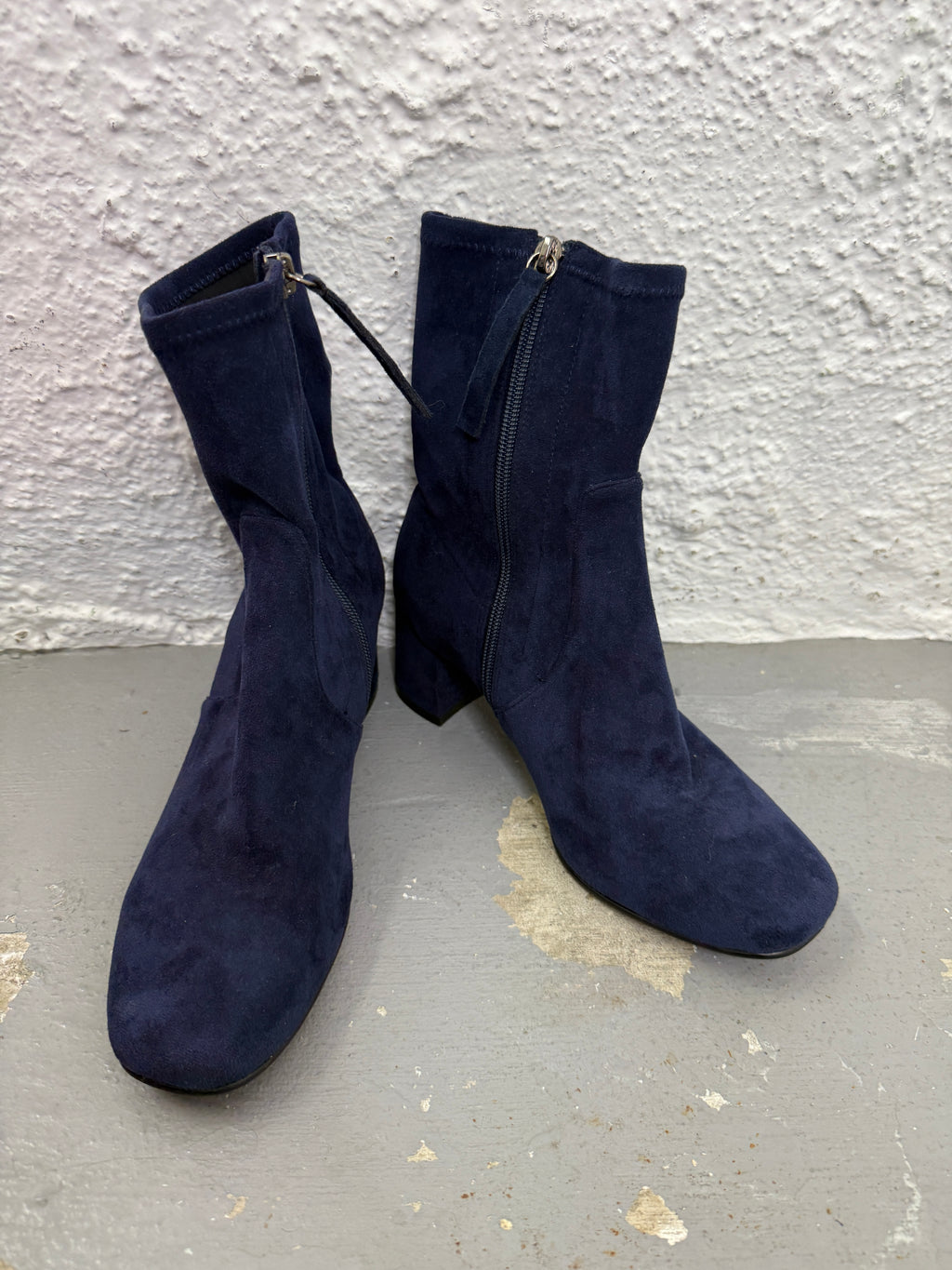 Minx Blue Suede Ankle Boots Sz 37😀28/8
