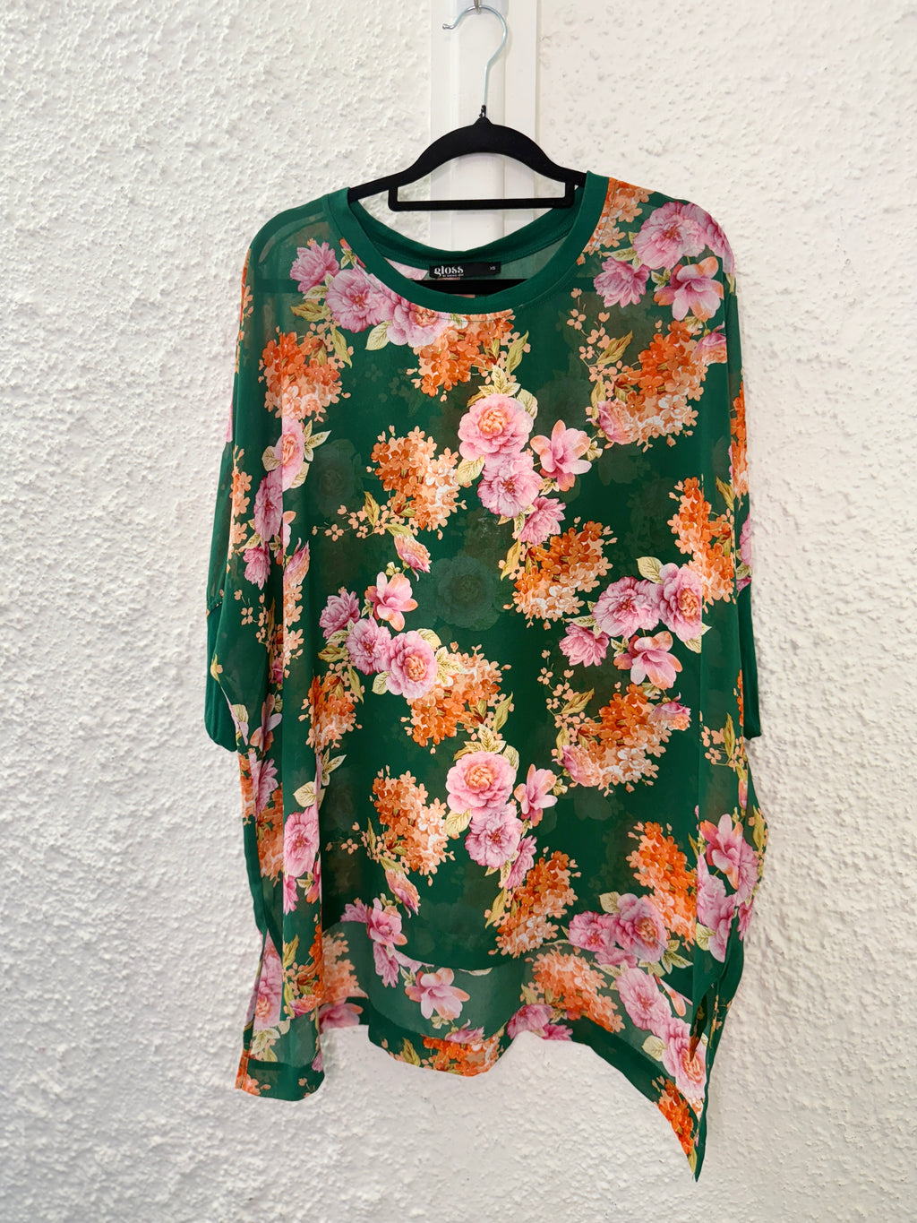 Gloss Green Floral Top Sz XS (best fit up to Sz 14) 😀20/11