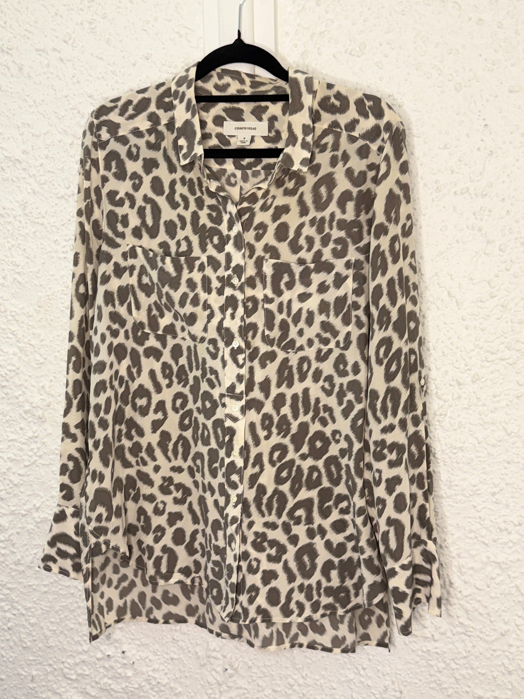 Country Road cream/khaki animal print silk blouse Sz M (best Fit size 8 to 10) 😀11/12