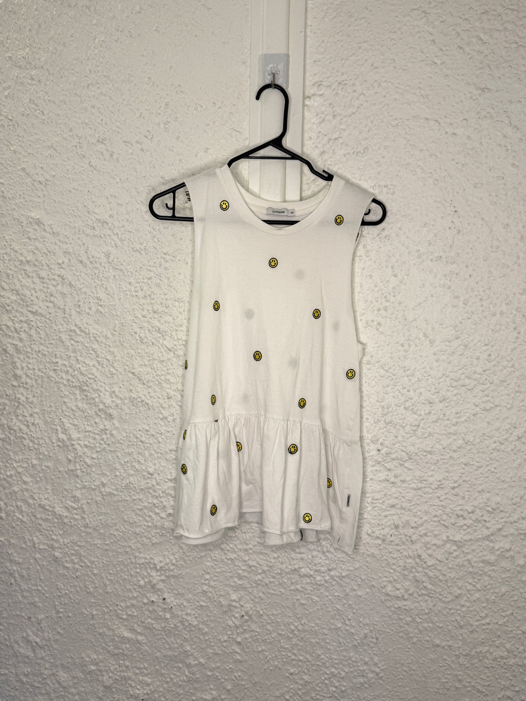 Lower White Smiley Face Embroidered Ruffle Hem Top Sz XS😀10/11