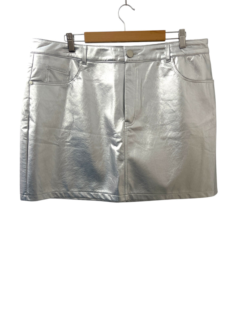 City Chic Silver Mini Skirt Sz M (Sz 16-18) 💛