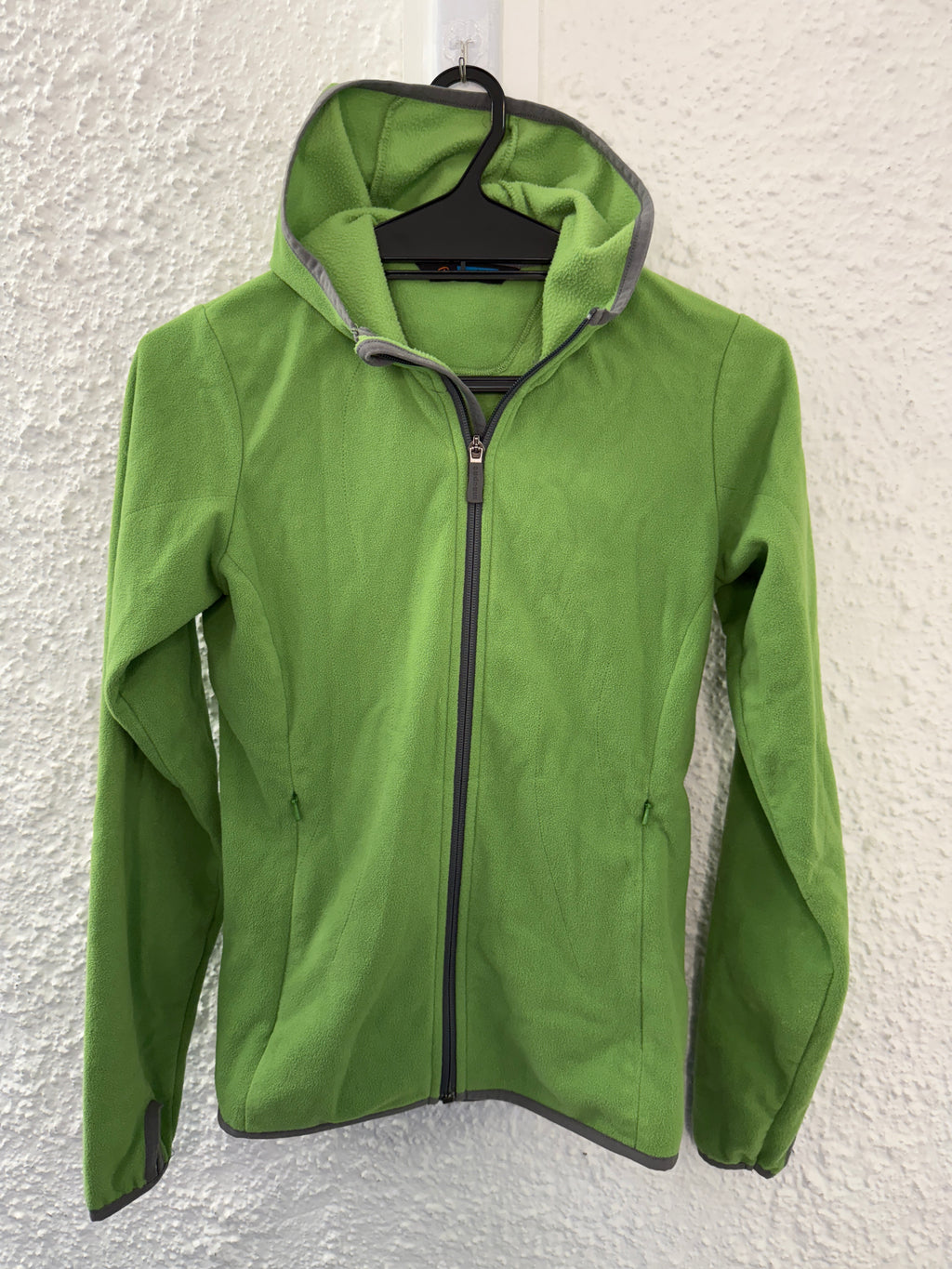 Macpac Green Hooded Fleecy Top Sz  6😀3/7