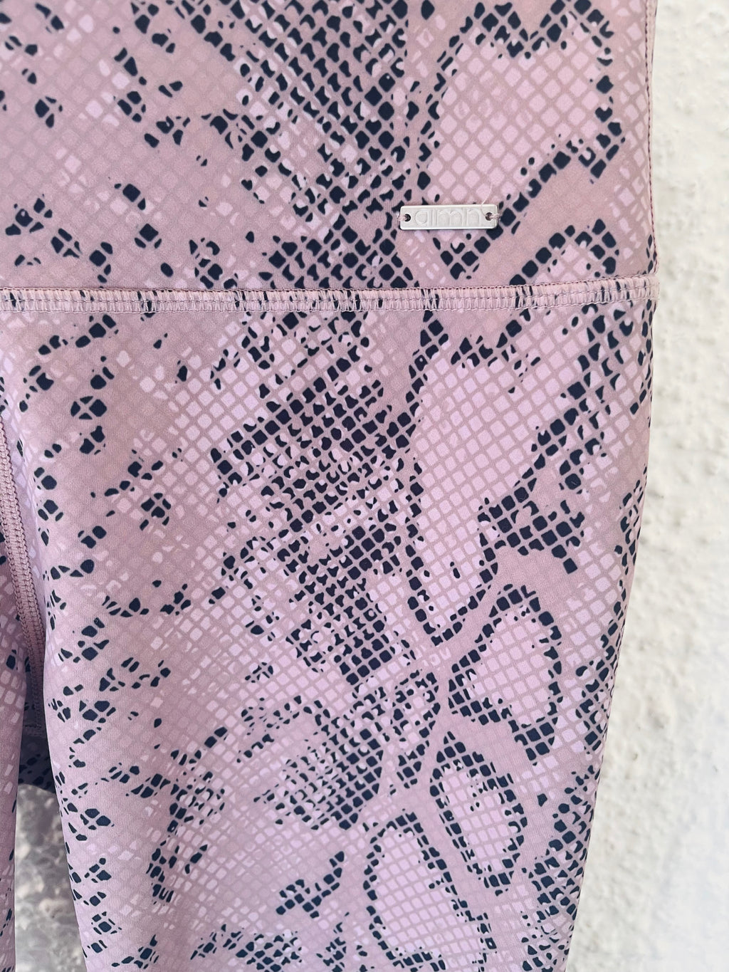 Aim’n Dusky Pink/Grey Snakeskin Patterned Leggings Sz S