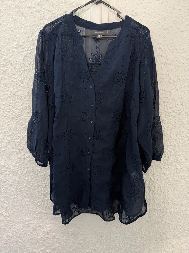 Autograph Navy Broderie Anglaise  blouse Sz 20😀4/12