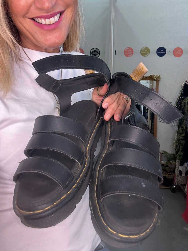 Dr. Martens Airwait Sandals Sz41