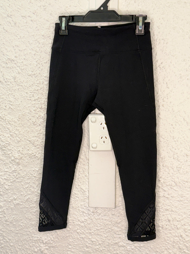 Lorna Jane Black mesh insert three-quarter leggings Sz XS😀8/12