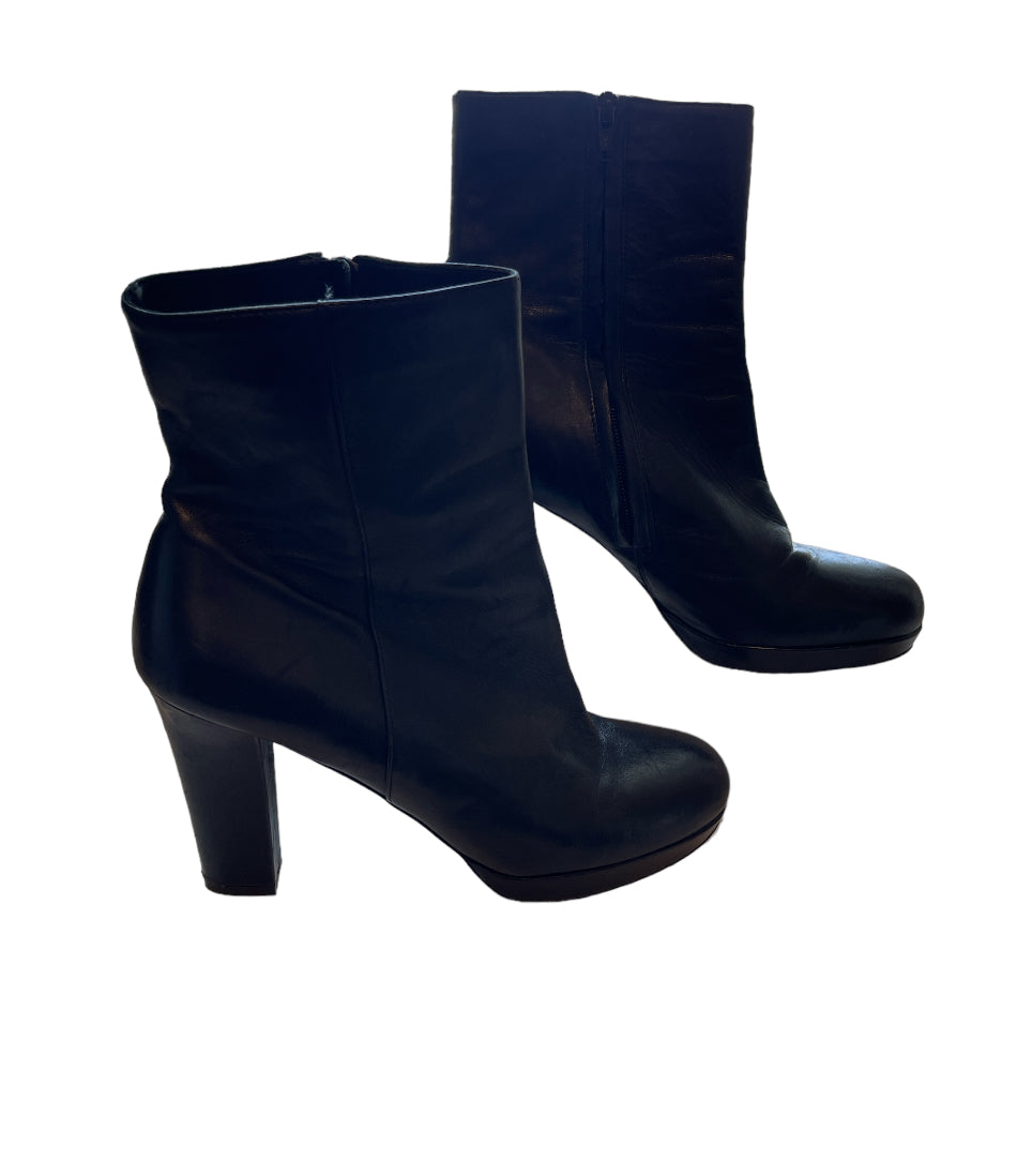 💛Aleski Black Leather Ankle Boot Sz41