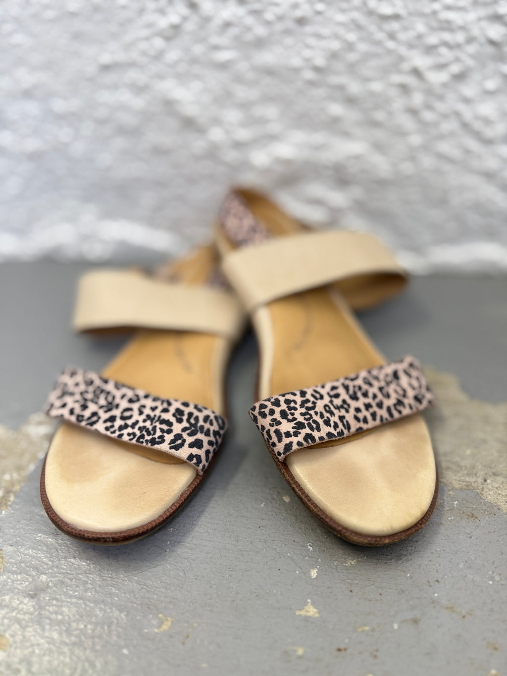 Ziera Takara Beige Animal Print Sandals Sz 37 😀22/9