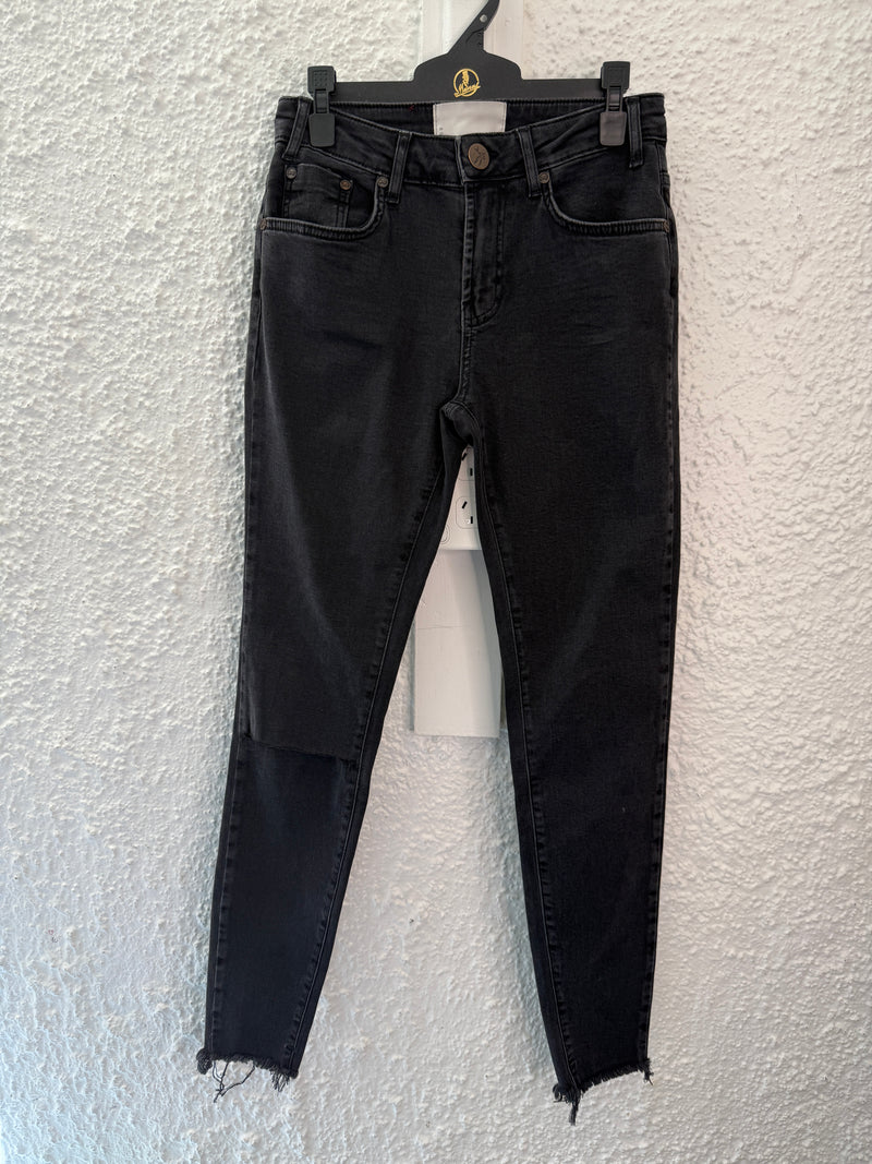 One Teaspoon Black Ripped Skinny Jeans  Sz 25”😀21/4
