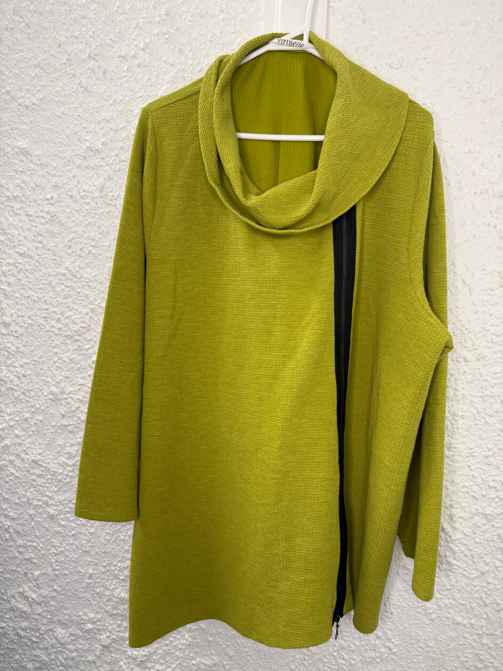 Virtuelle Lime Viscose Top Sz L (best fit up to Sz 20) 4/8