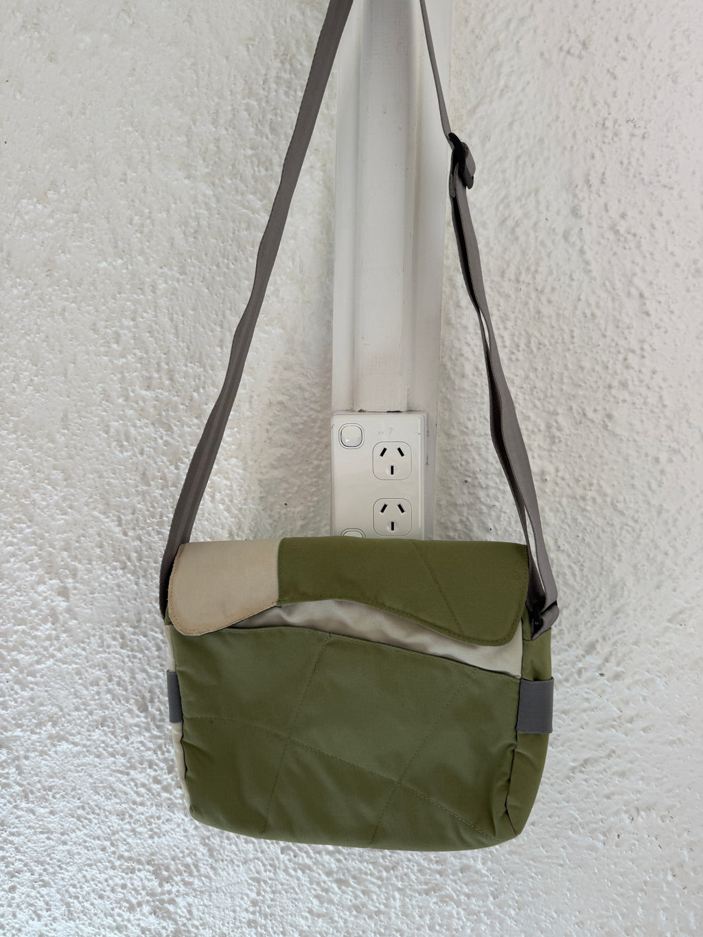 Kathmandu Khaki/Cream Cross-Body Bag  😀1/9