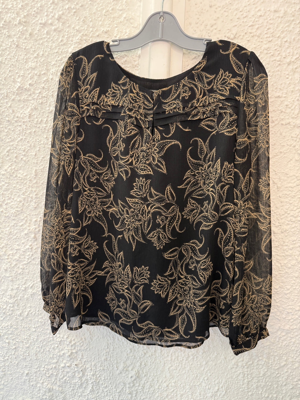 Jacqui E Black Floral Top Sz 12😀1/5