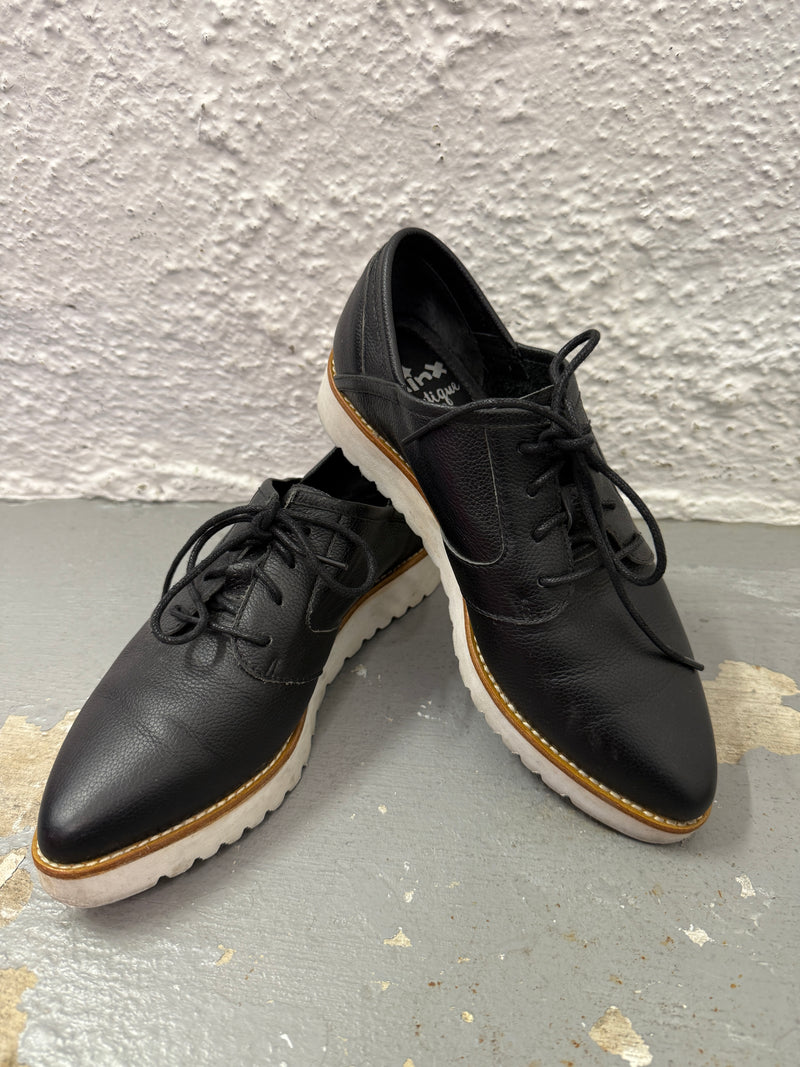 Minx Black Leather Brogues No Sz (best fit Sz 36.5)😀11/8