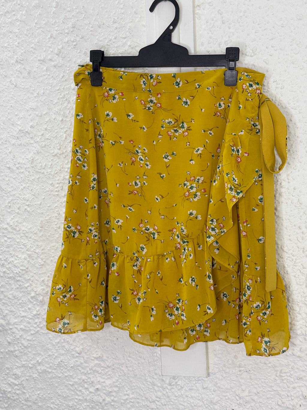 Seeking Lola Mustard Floral Wrap Skirt Sz 12 (best fit Sz 10) 😀13/10