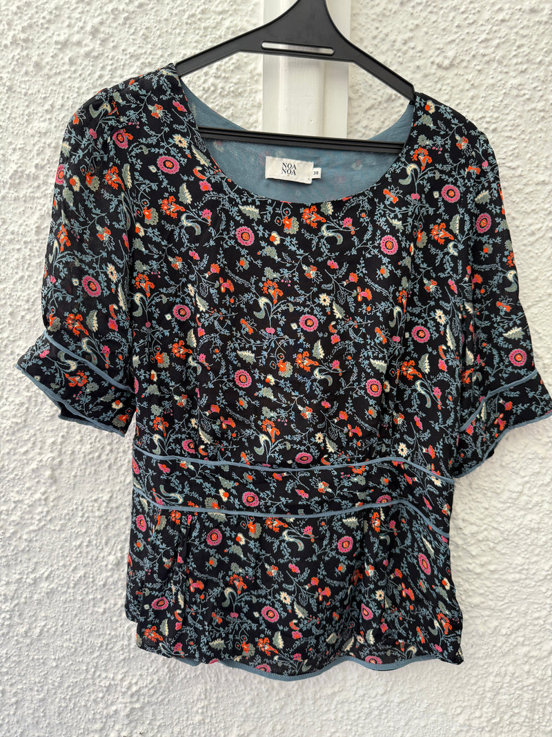 Noa Noa Black Floral Top Sz 10😀😀 13/3